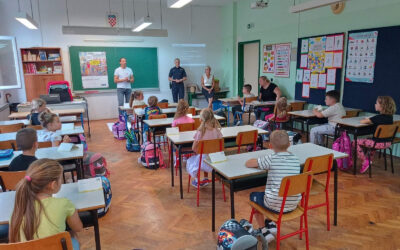 Učenici prvog razreda učili o sigurnosti u prometu